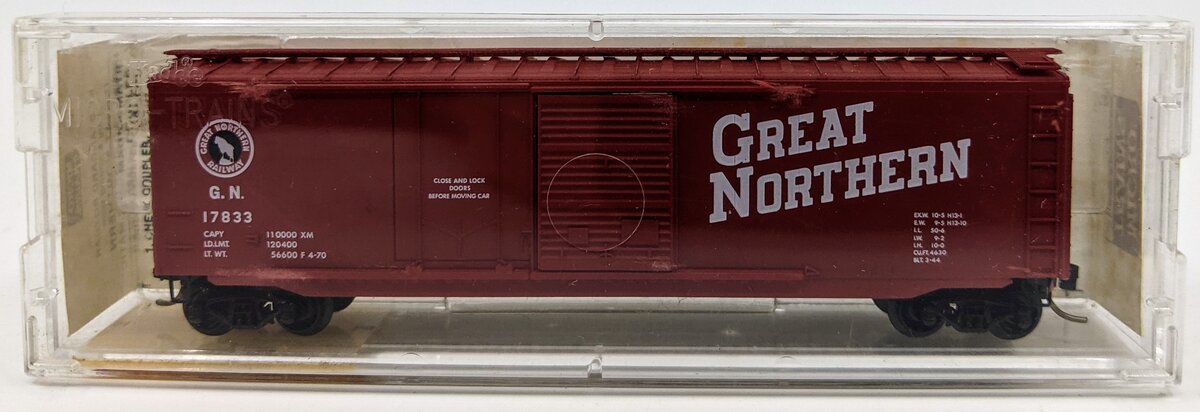 Micro-Trains 03300010 N Great Northern 50' Plug & Sliding Door Boxcar #17833 LN/Box
