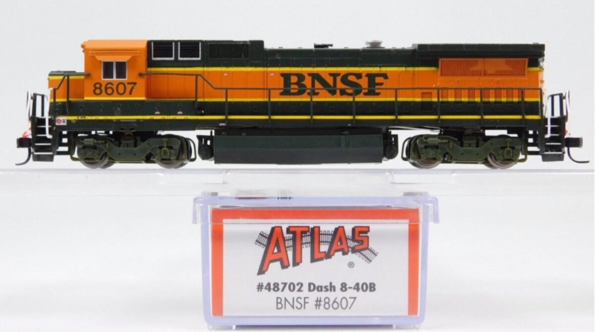 Atlas 48702 N Scale BNSF Dash 8-40B Diesel Locomotive #8607 LN/Box