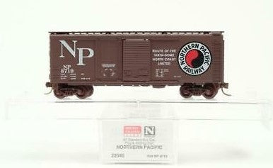 Micro-Trains 02200040 N Northern Pacific 40' Plug & Sliding Door Boxcar #8719 LN/Box