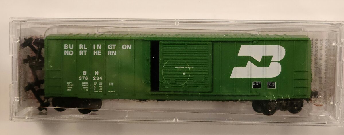 Micro-Trains 02500490 N BN 50' Single Door Rib Side Boxcar w/o Roofwalk #376234 LN/Box
