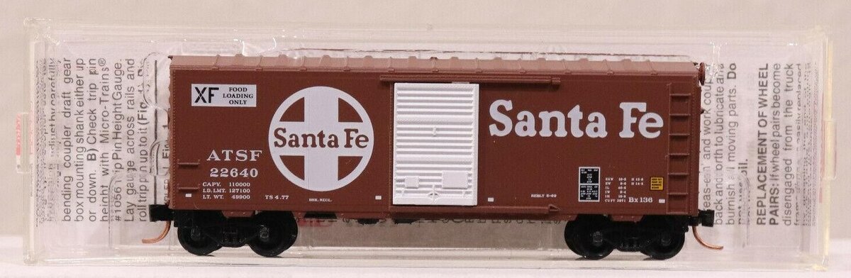 Micro-Trains 07300010 N ATSF 40' Standard Single Door Boxcar w/Ladders #22640 LN/Box