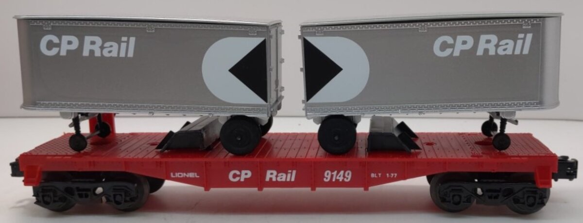 Lionel 6-9149 O Gauge CP Rail Flatcar with Piggyback Vans NIB