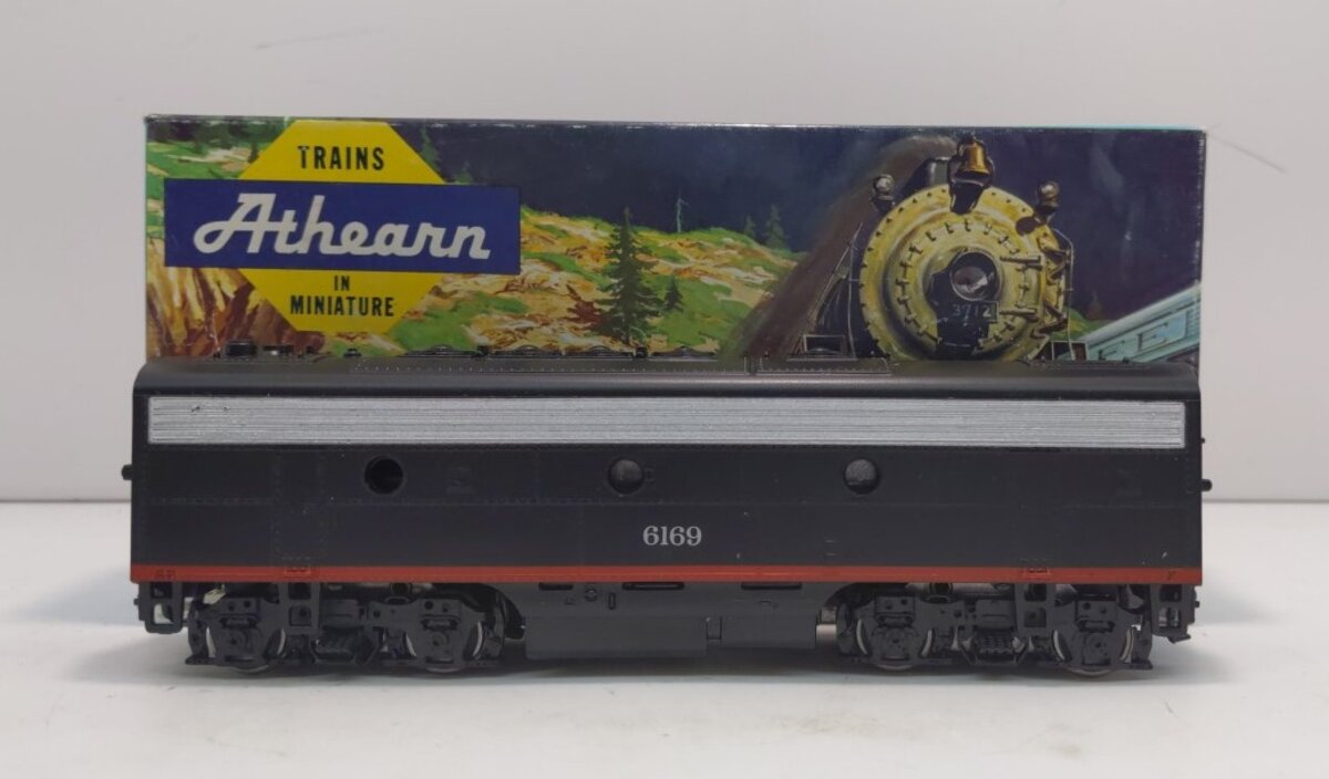 Athearn 3242 HO Southern Pacific 'Black Widow' PWR F7B Diesel Locomotive #6169