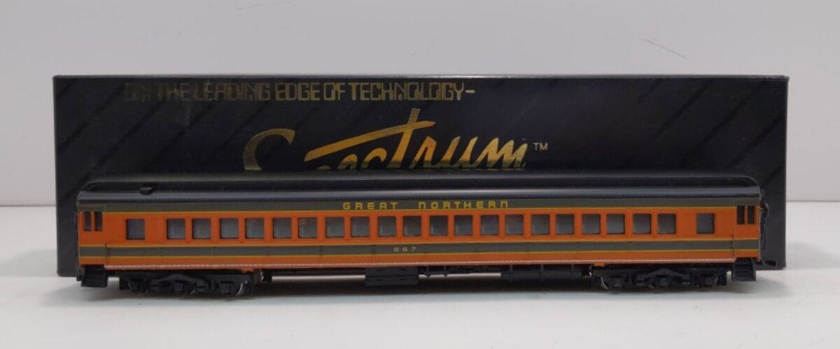 Bachmann 89033 HO Scale Great Northern Coach Car #967 MT/Box