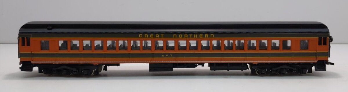 Bachmann 89033 HO Scale Great Northern Coach Car #967 MT/Box