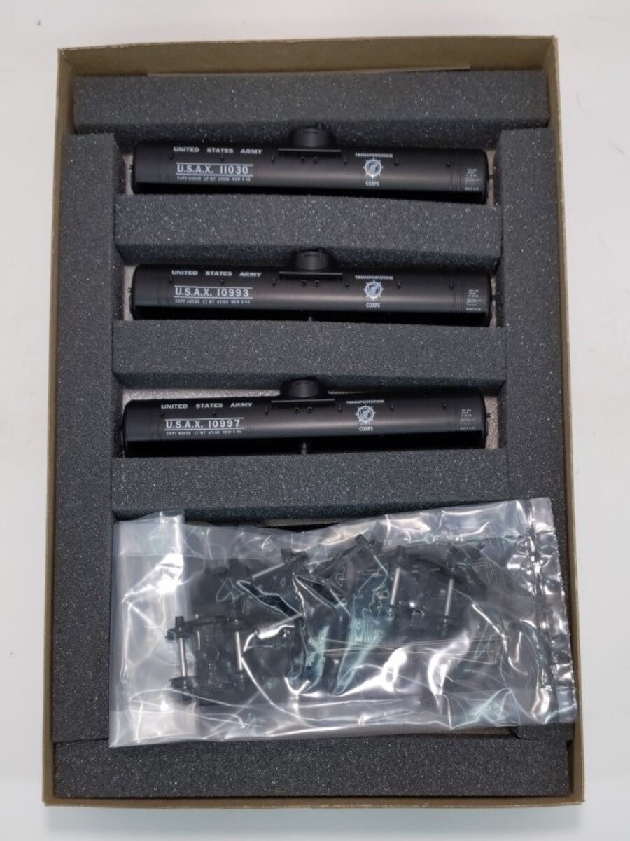 Athearn 2315 HO Scale U.S. Army Single Dome Tank Car Kits [Pack of 3]