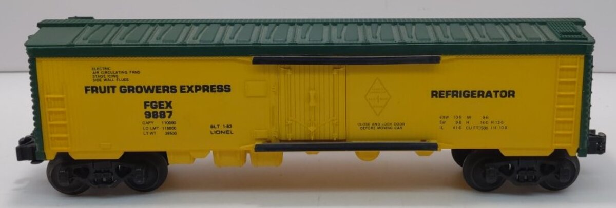 Lionel 6-9887 O Gauge FARR Fruit Growers Express Refrigerator Car #9887 NIB