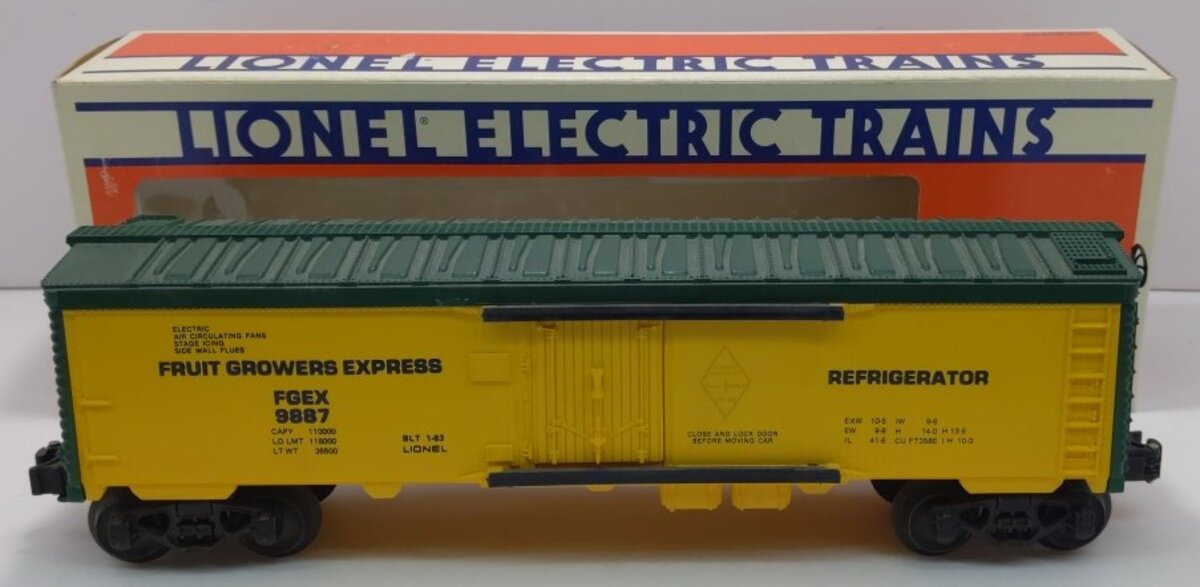 Lionel 6-9887 O Gauge FARR Fruit Growers Express Refrigerator Car #9887 EX/Box