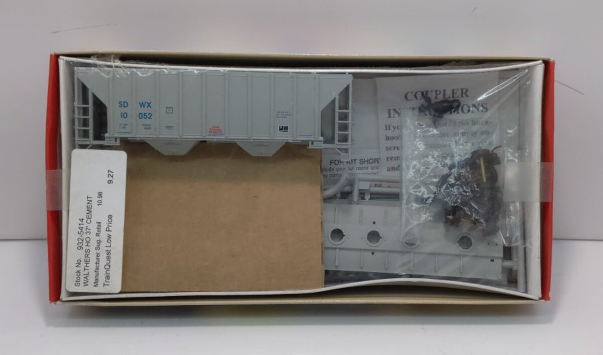 Walthers 932-5414 HO Southdown 100 Ton Cement Coved Hopper # 10052 Kit