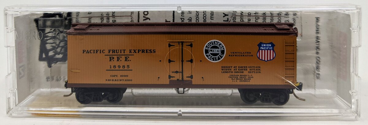 Micro-Trains 04700060 N Pacific Fruit Express 40' Double Sheathed Reefer #18985