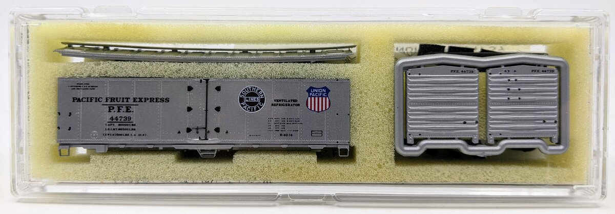InterMountain 44739 N Scale PFE Aluminum Ice Bunker Refrigerator Car Kit
