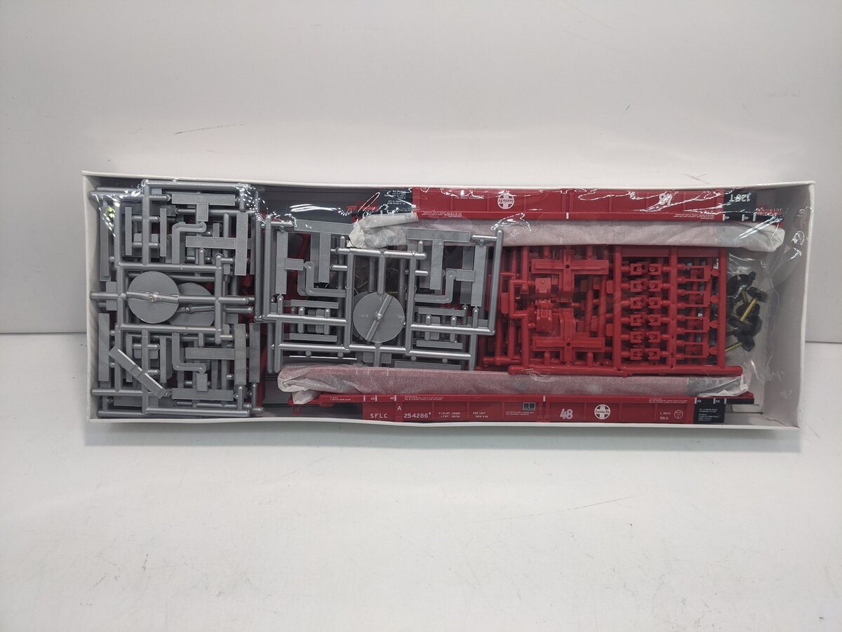 Walthers 932-3974 Santa Fe 305' Thrall 5 Unit Articulated Double Stack Car