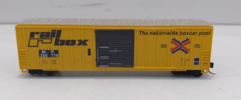 Roundhouse 8920 N Scale Missouri Pacific FMC Single Door Box Car # 356776 Kit