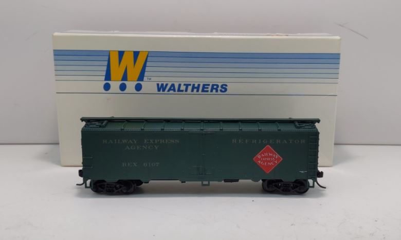 Walthers 932-2505 HO REA 40' Steel Reefer with Dreadnaught Ends Kit