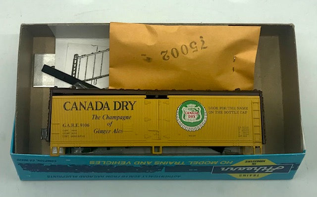 Athearn 5202 HO Scale Canada Dry 40' Wood Reefer # 9106 Kit