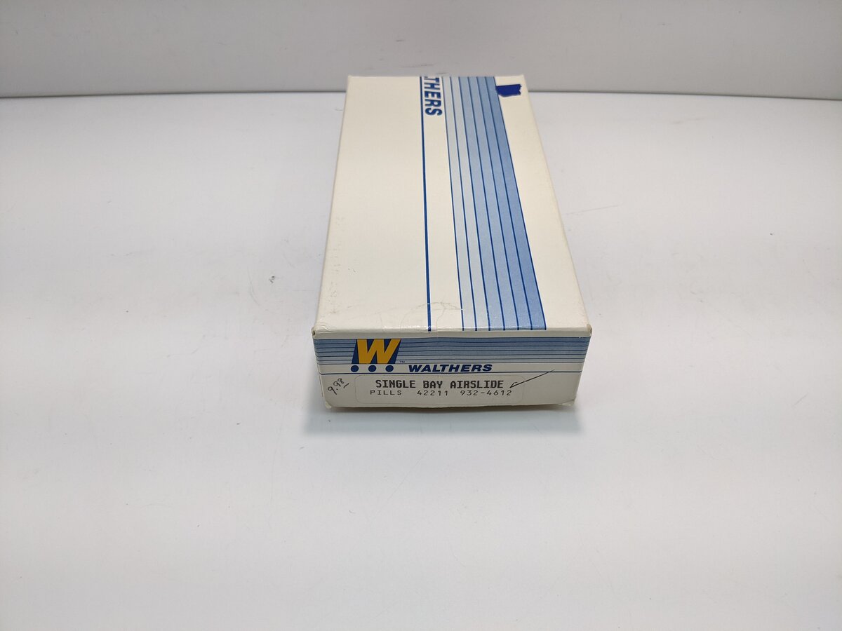 Walthers 932-4612 HO Pills Single Bay Airslide Hopper Kit #42210