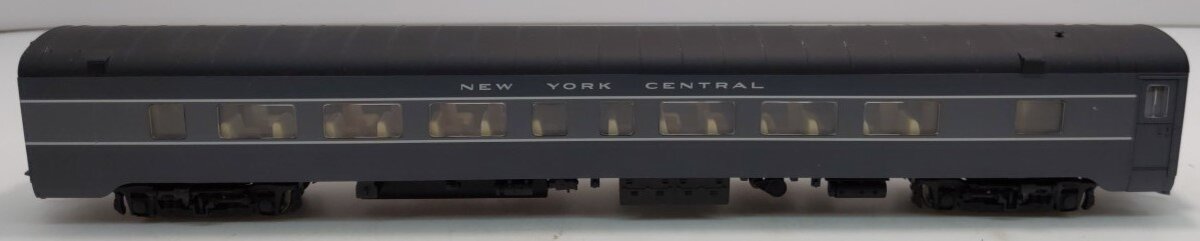 Walthers 932-6772 HO Scale New York Central Pullman-Standard 52-Seat Coach LN/Box