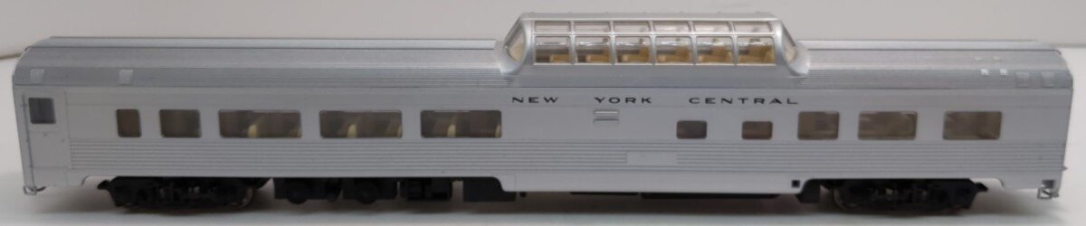 Walthers 932-6488 HO NYC 85' Budd Dome Coach LN/Box