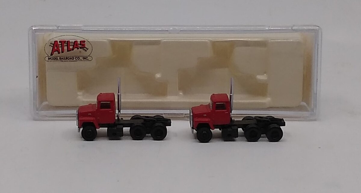 Atlas 2924 N Red American Trucks 1984 Ford 9000 LNT Semi Tractor (Box of 2) LN/Box