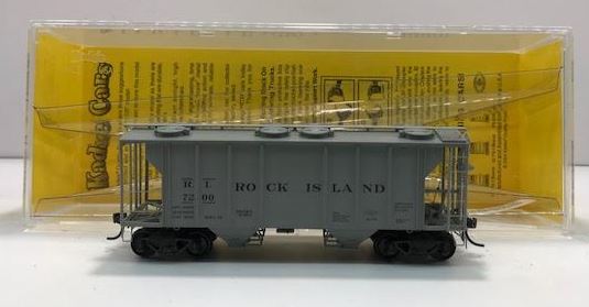 Kadee 8612 HO Scale Rock Island PS-2 2 Bay Covered Hopper Car #7200 LN/Box