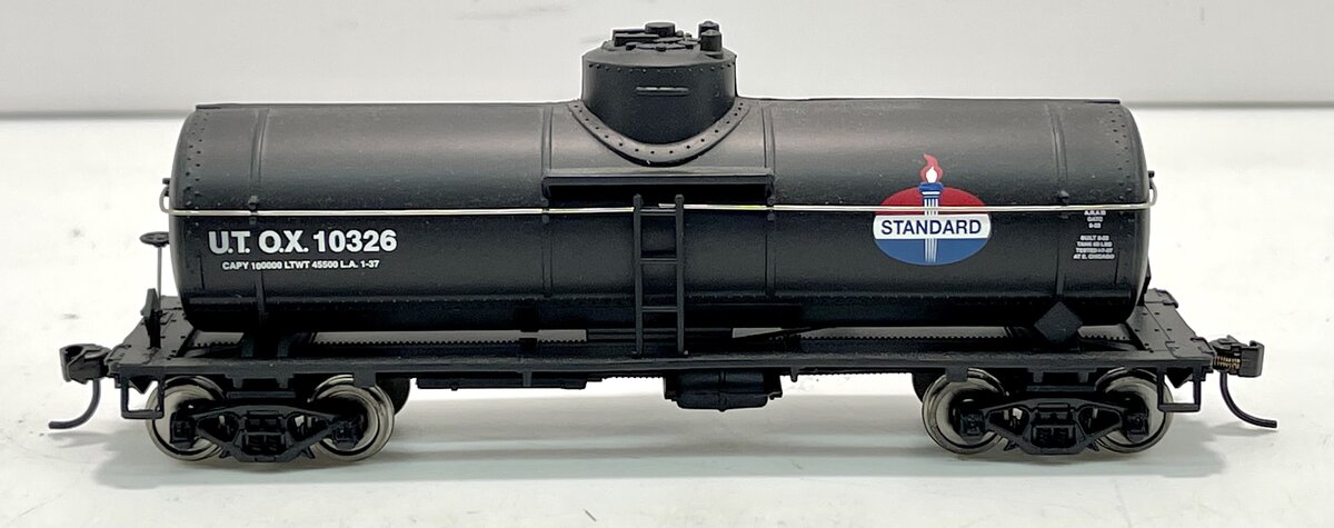 Walthers 932-60253 HO Scale Standard Oil 10,000 Gallon Tank Car #10326