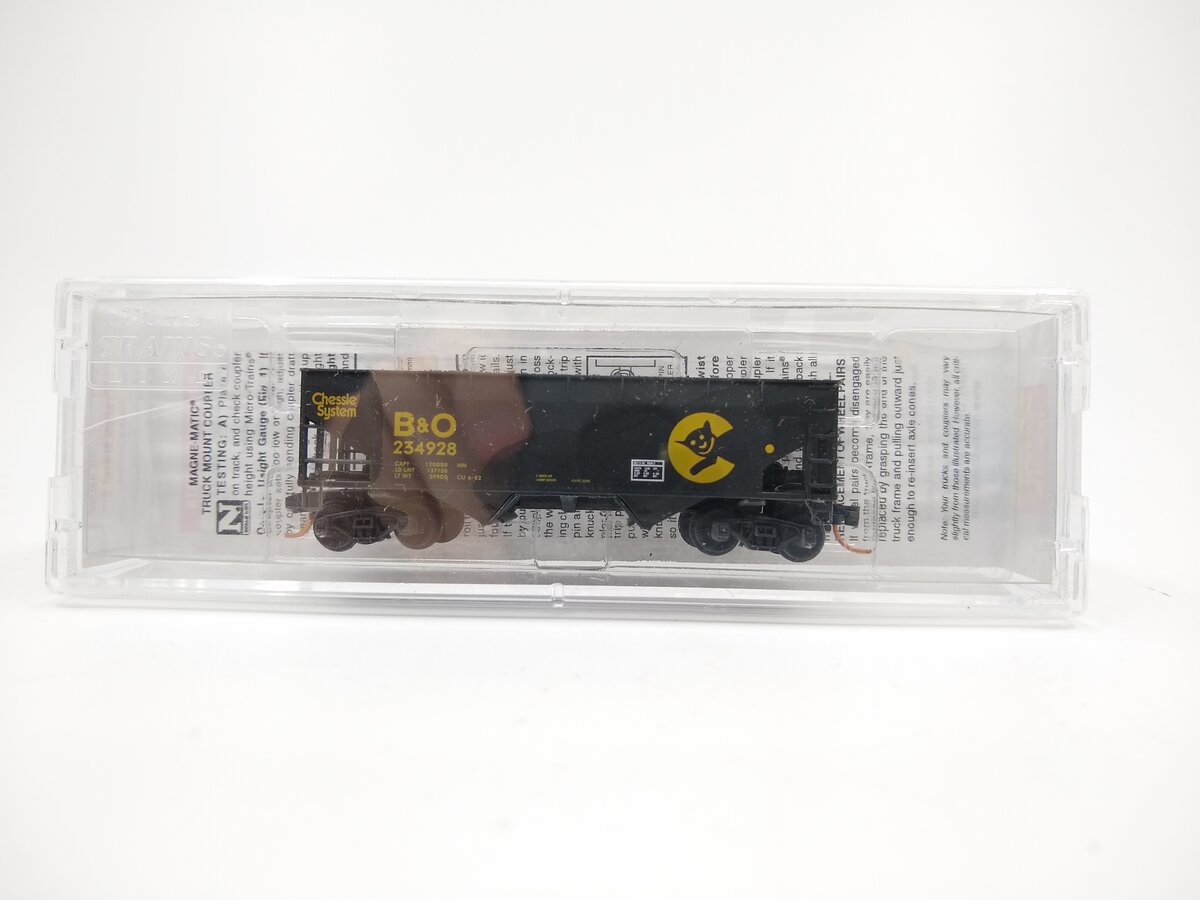 Micro-Trains 05544510 N Chessie System B&O 33' Offset Side Hopper #234928