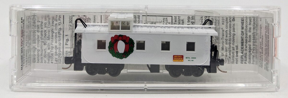 Micro-Trains 10000090 N MTL - Holiday Car 36' Christmas Caboose #2000