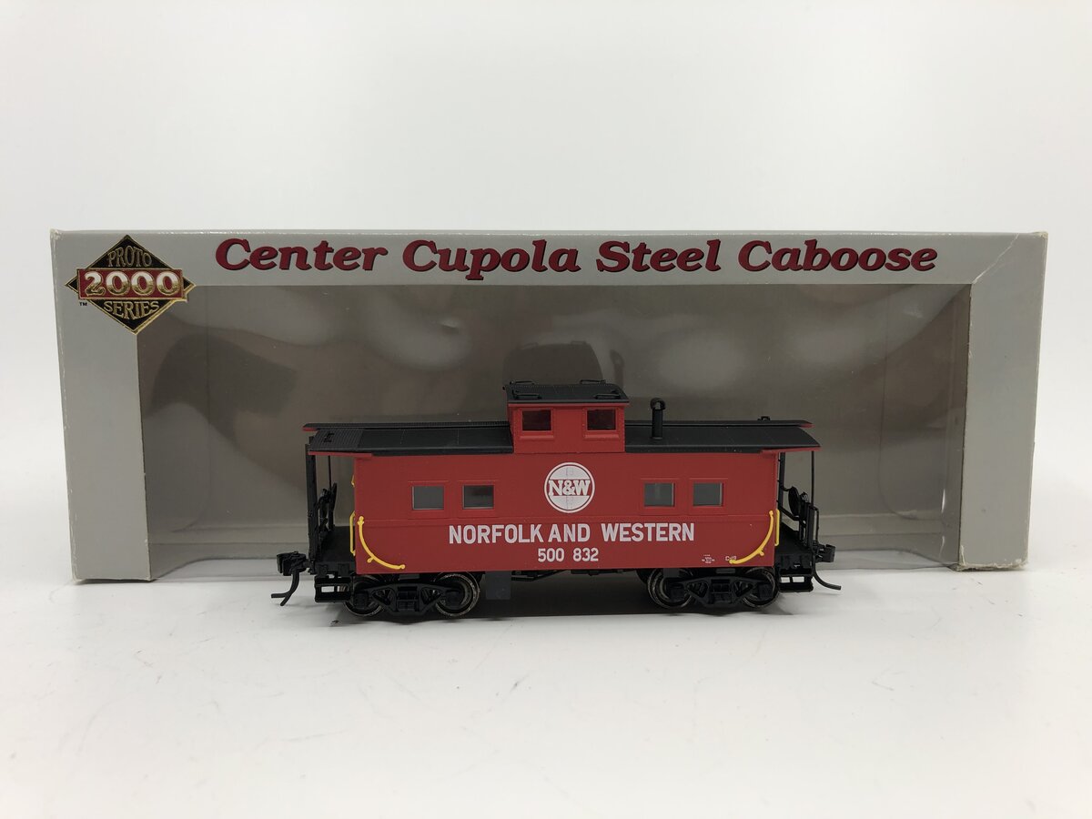 Proto 2000 8553 HO Norfolk & Western Center Cupola Steel Caboose #500832 LN/Box