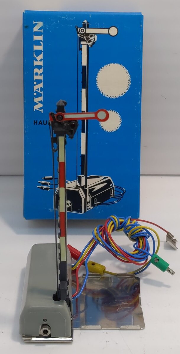 Marklin 7039 HO Scale Signal With Train Control LN/Box