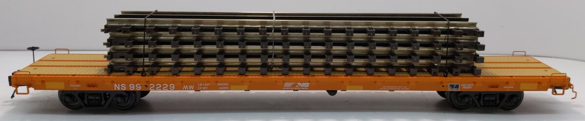 MTH 20-95147 O Gauge Norfolk Southern 60' Flatcar #992229 with 4 Track Loads LN/Box