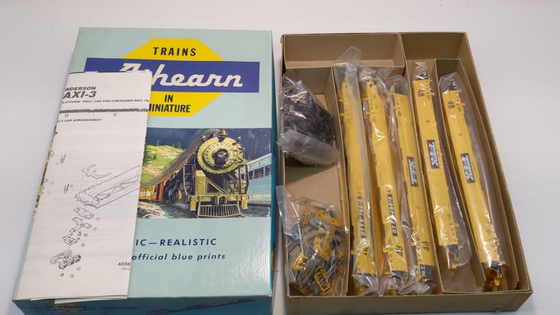 Athearn 5912 HO TTX Gunderson Maxi-III Well Car Kit (Set of 5)
