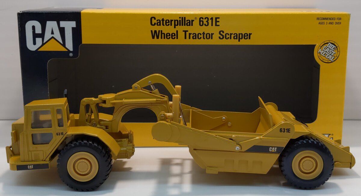 Ertl 2430 1:50 Mighty Movers Replica Caterpillar 631E Wheel Tractor Scraper