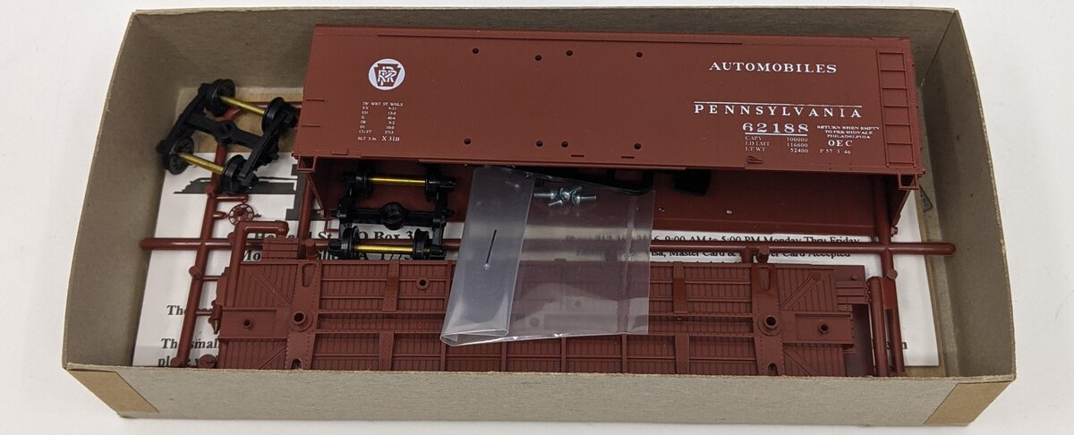 Bowser 55351 PRR 40' Round Flush Roof - Double Door Box Car Kit