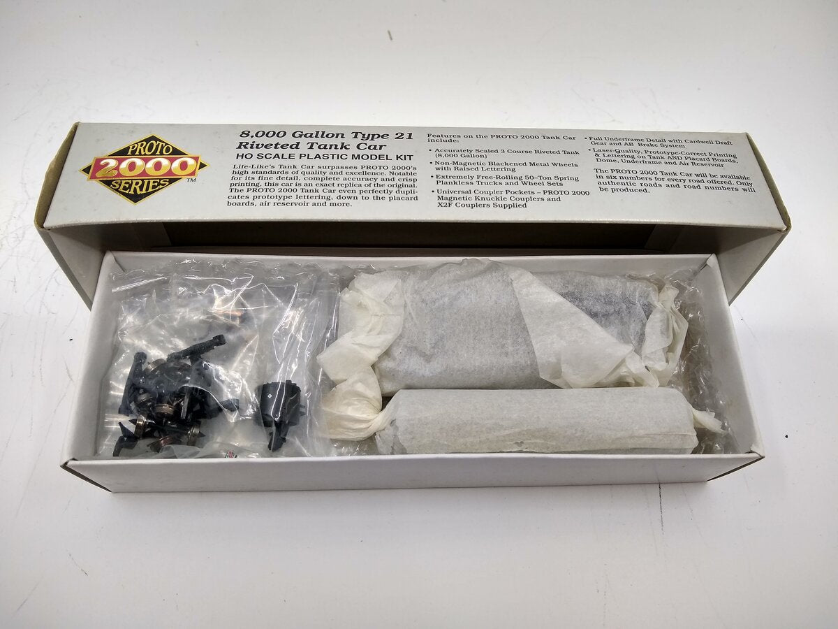 Proto 2000 8772 HO Scale SHPX 8000 Gal Type 21 Riveted Tank Car Kit