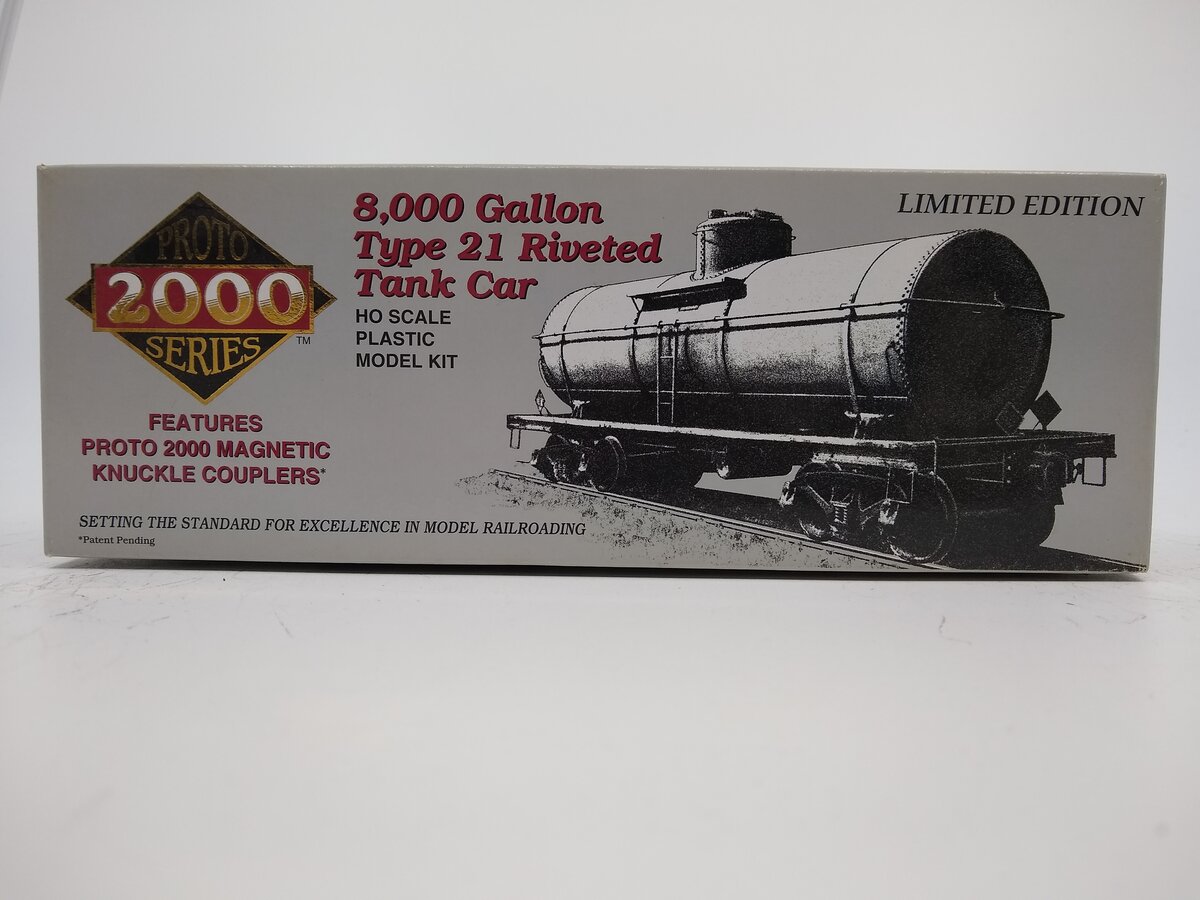 Proto 2000 8783 HO Scale SHPX 8000 Gal Type 21 Riveted Tank Car Kit