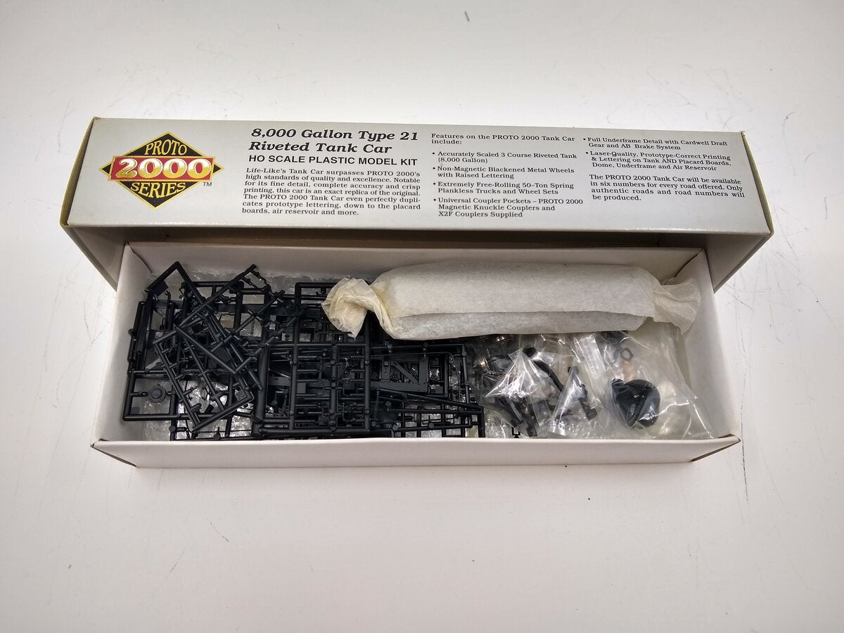 Proto 2000 8795 HO Scale SHPX 8000 Gal Type 21 Riveted Tank Car Kit