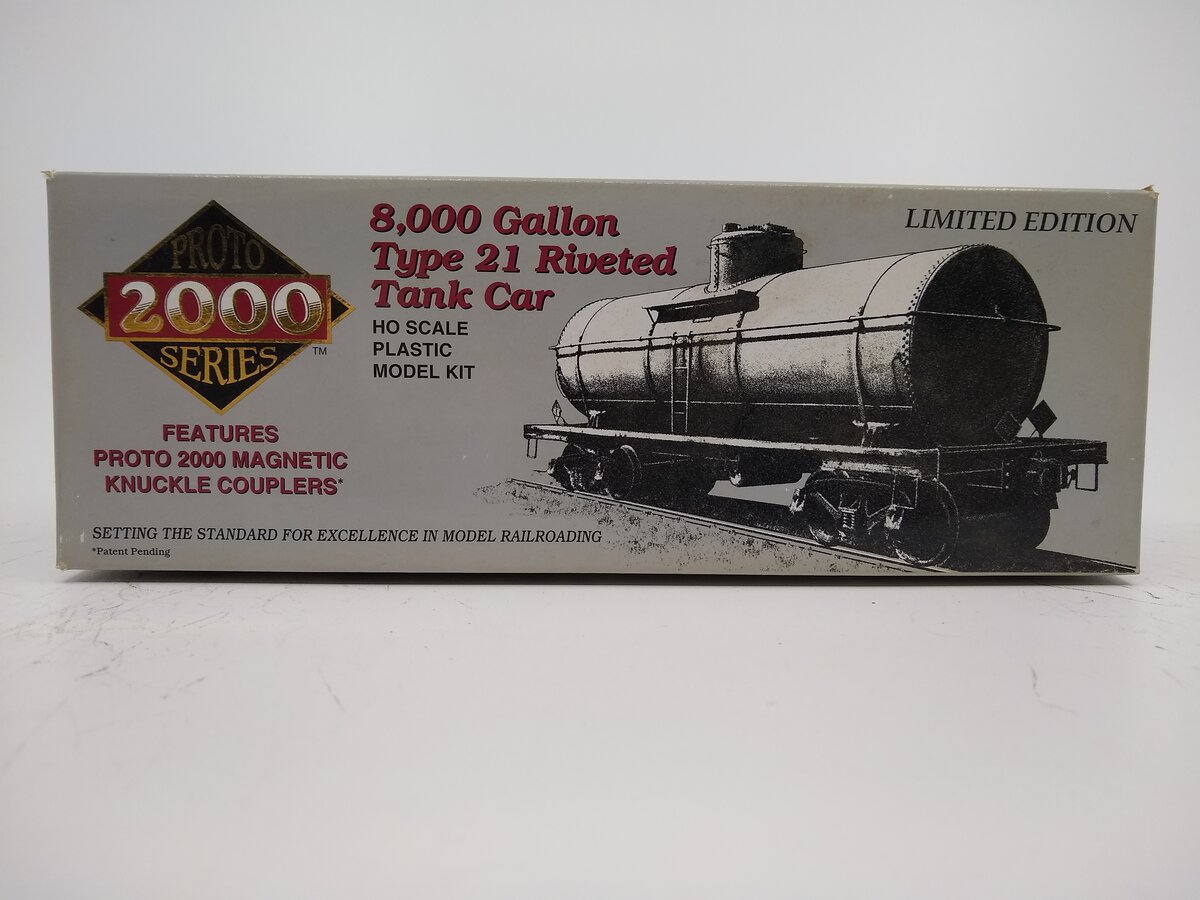 Proto 2000 8795 HO Scale SHPX 8000 Gal Type 21 Riveted Tank Car Kit