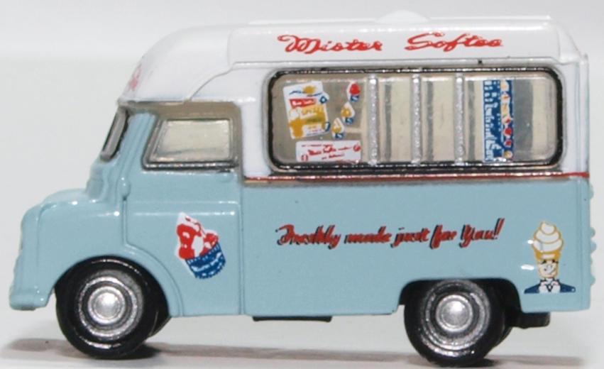 Oxford Diecast NCA021 1:148 Bedford CA Mister Softee Ice Cream Truck