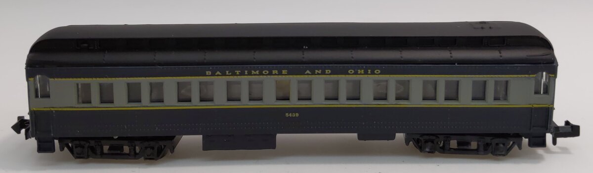Bachmann 13075 N Scale Baltimore & Ohio 65' Heavyweight Coach Car #5489 LN/Box