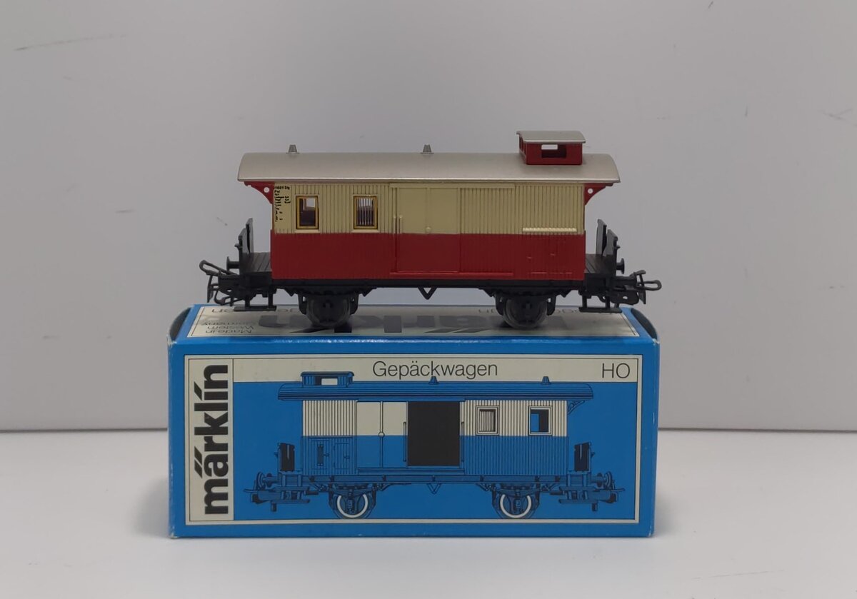 Marklin 4108 HO Scale German Local Baggage Car