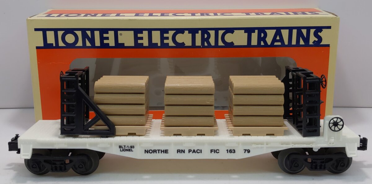 Lionel 6-16379 O Gauge Northern Pacific Flatcar w/ Wood Load LN/Box