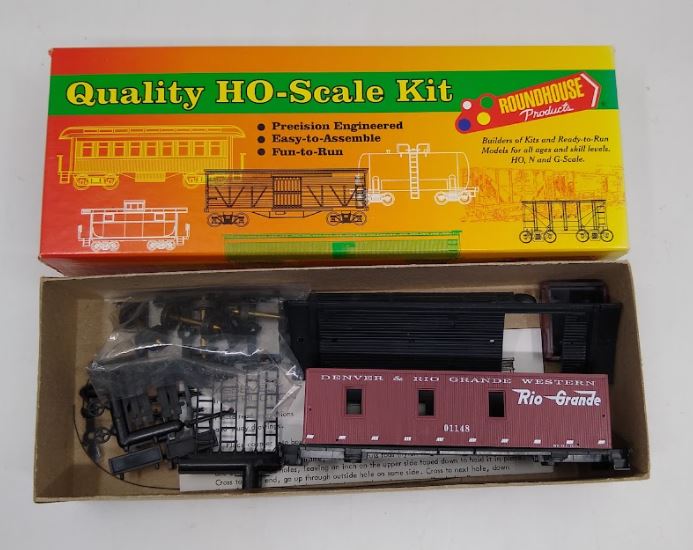 Roundhouse 03456 HO Scale D&RGW 3 Window 30' Wood Caboose Kit