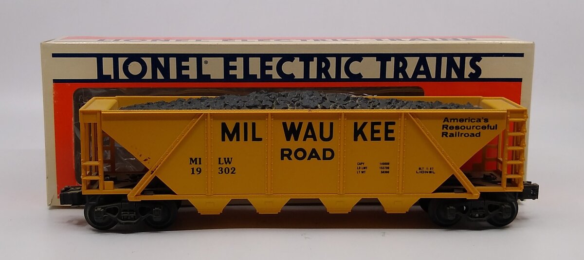 Lionel 6-19302 O Gauge Milwaukee Road Hopper #19302 with Coal Load NIB