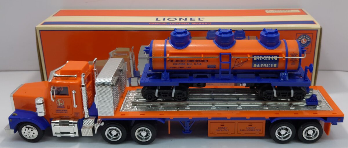 Lionel TMT-18410 O Lionel Flatbed Toy Truck w/Operating Lights & 3-Dome Rail Car LN/Box