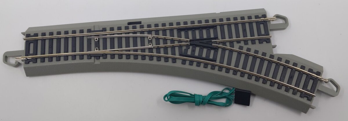 Bachmann 44562 HO Scale E-Z Track Nickel Silver Right-Hand Remote Switch Turnout