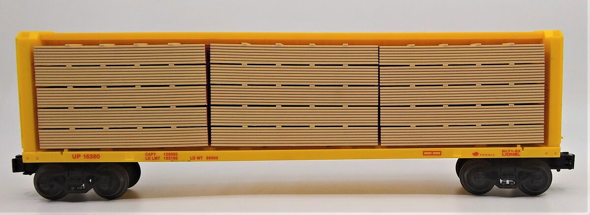 Lionel 6-16380 O Gauge Union Pacific Center I-Beam Flatcar with Wood Load LN/Box