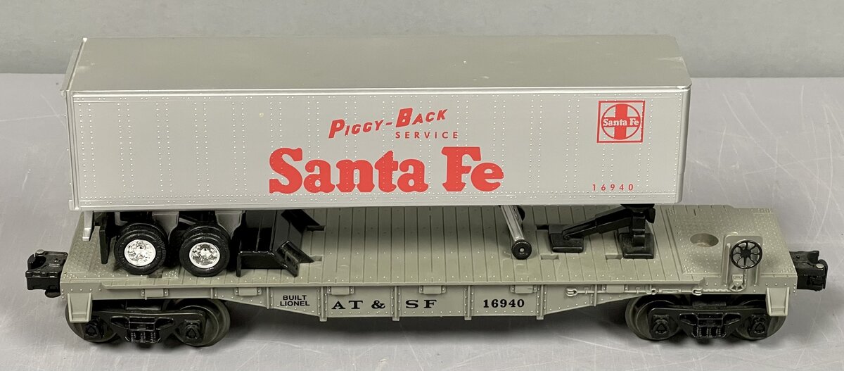 Lionel 6-16940 AT&SF Flatcar with Trailer LN