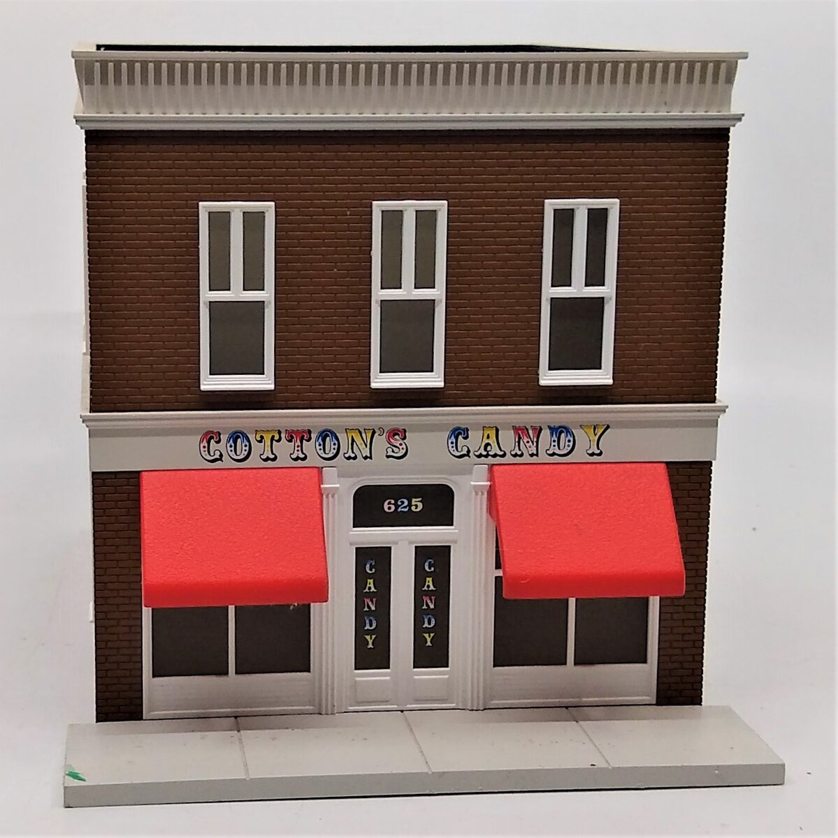 Lionel 6-34125 O Scale Cotton's Candy Store NIB