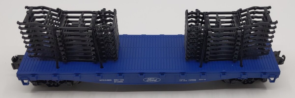 Lionel 6-17533 O Gauge Ford Trailer Train Flatcar with Auto frames
