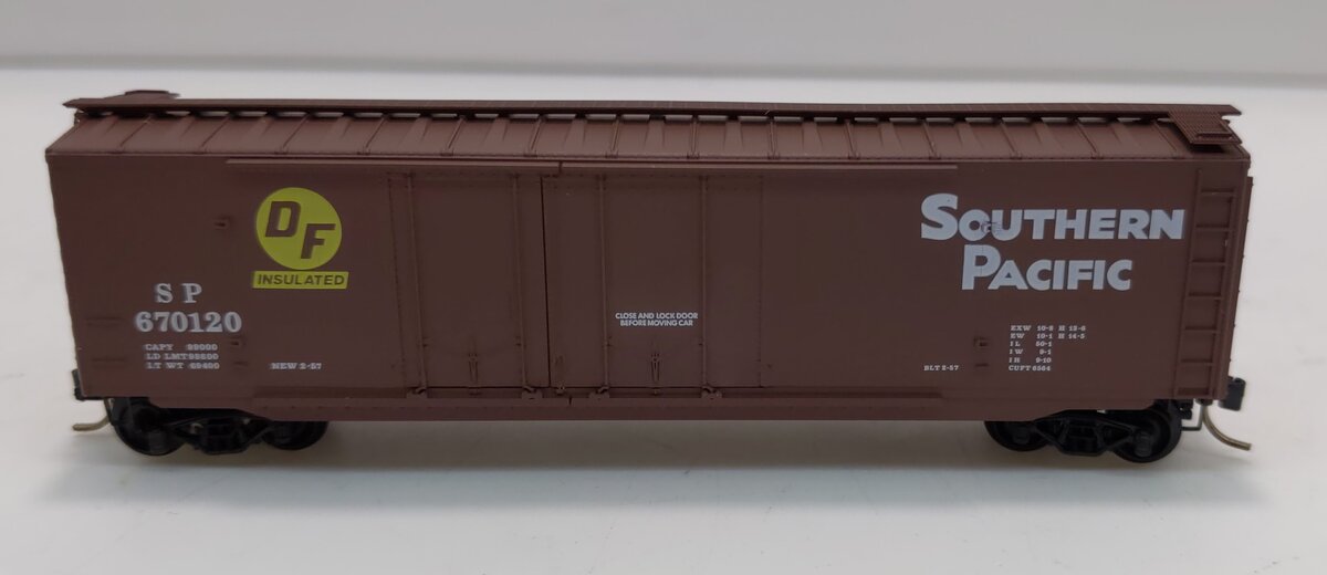 Micro-Trains 03600040 N Scale Southern Pacific 50' Standard Boxcar #670120 LN/Box